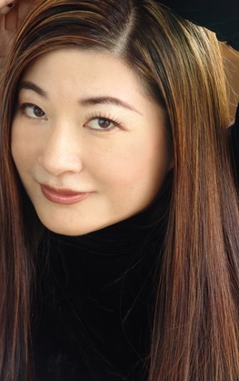 Kailin Gow Headshot Photo